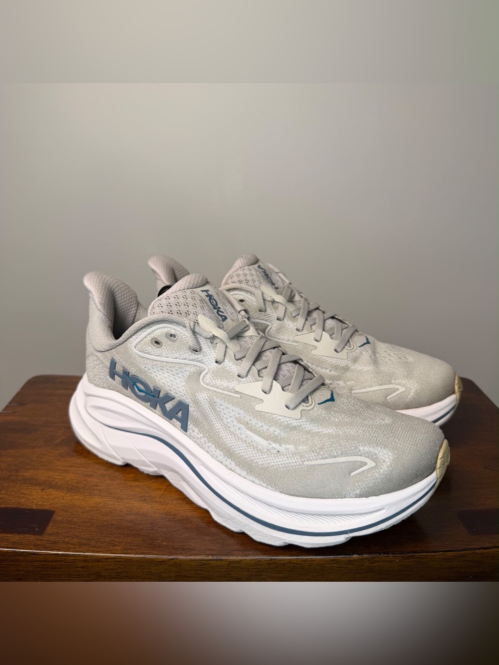 HOKA Clifton 10 Men’s 8.5 D Putty Grout Running Shoes 1162030 PTY Excellent